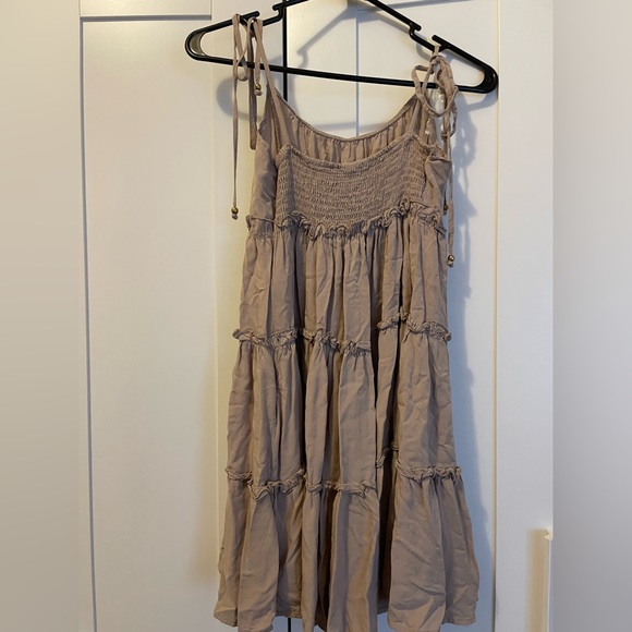 Tan dress - Picture 2 of 2